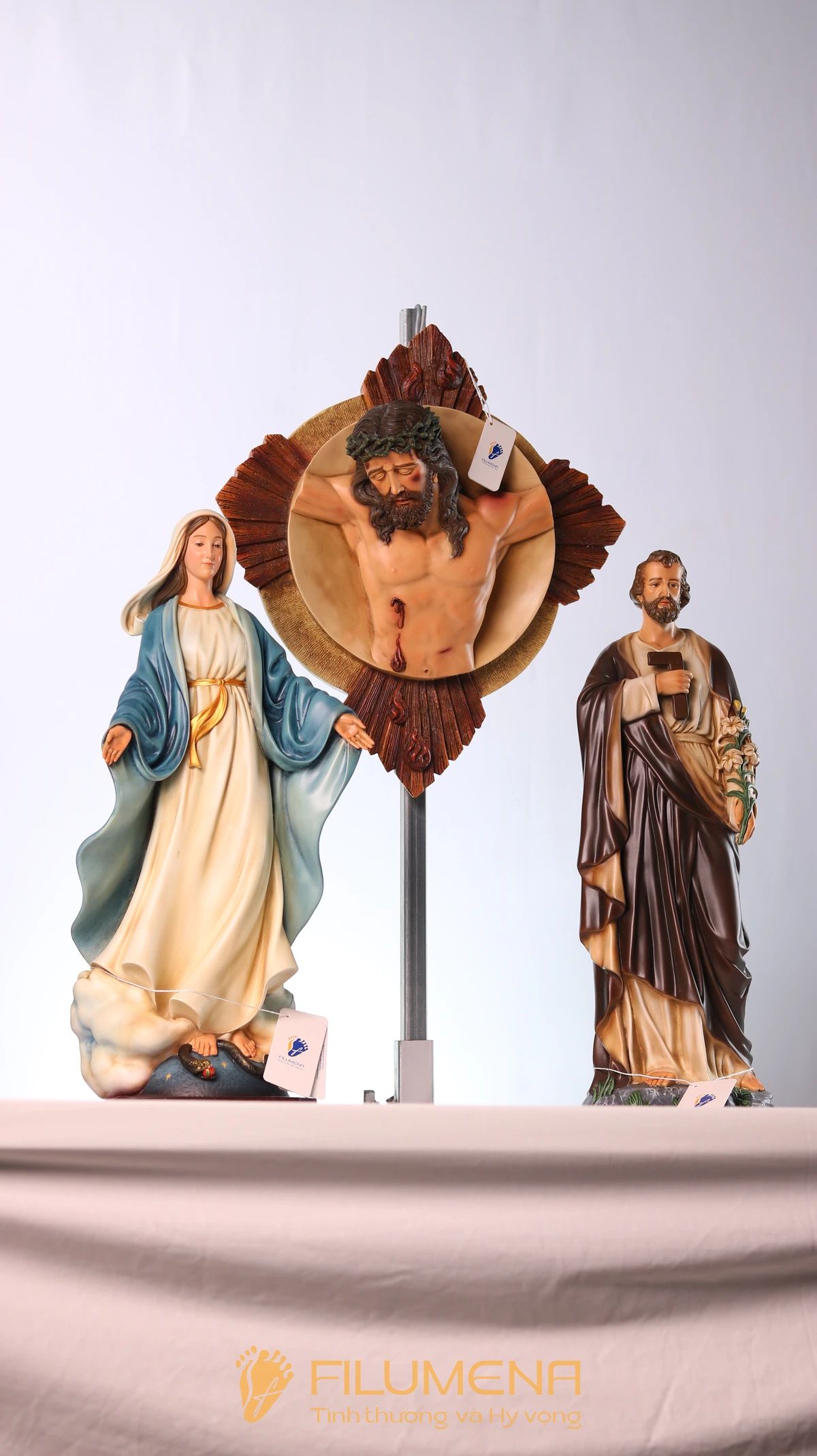 Bộ tượng Bàn thờ Chúa 50 cm tông màu cổ điển M1 với phù điêu Chúa chuộc tội 40 cm