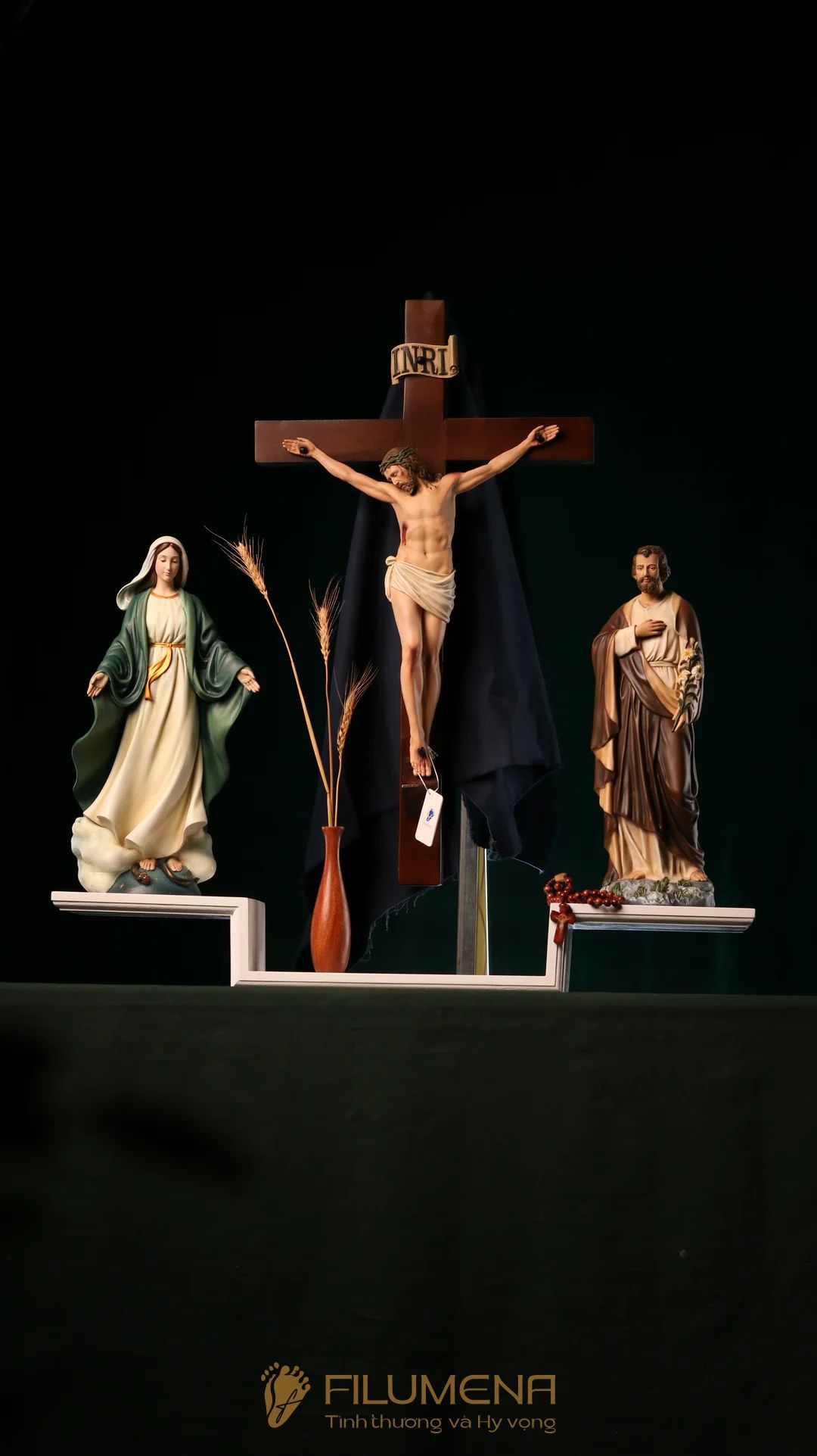 Bàn thờ Chúa bằng gỗ 1 kệ 2 cánh mã BT4