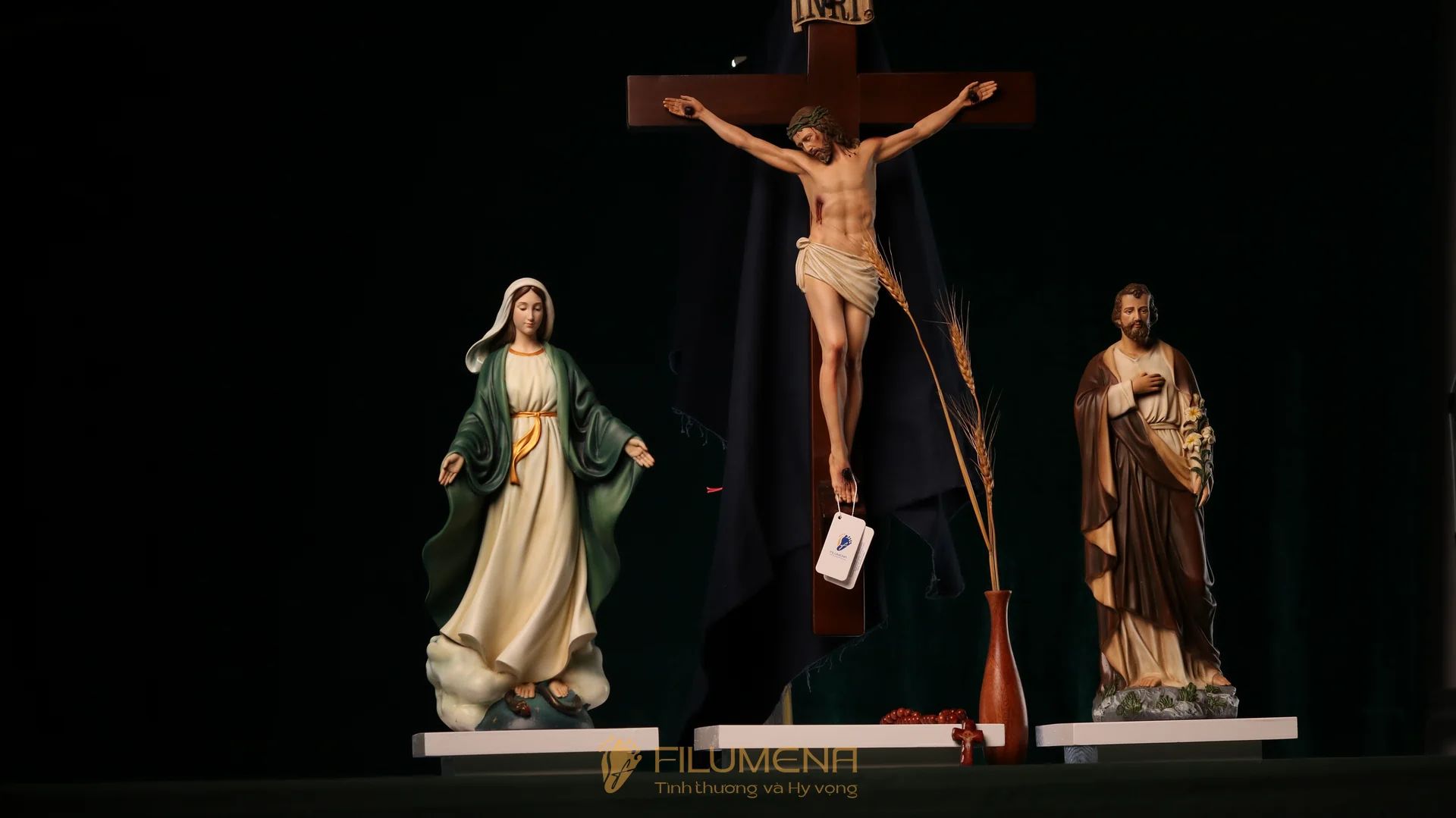 Bàn thờ Công giáo bằng gỗ 3 kệ 2 tầng màu trắng BT2