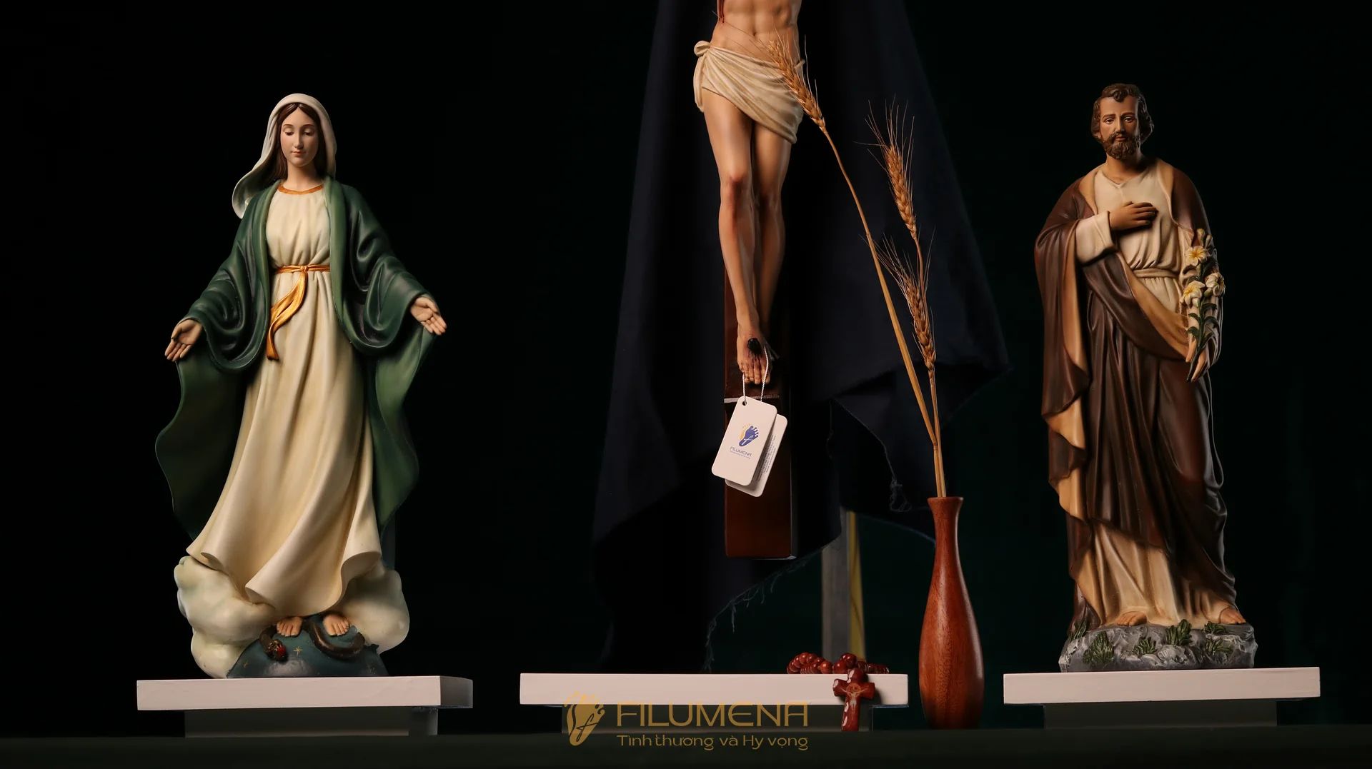 Bàn thờ Công giáo bằng gỗ 3 kệ 2 tầng màu trắng BT2