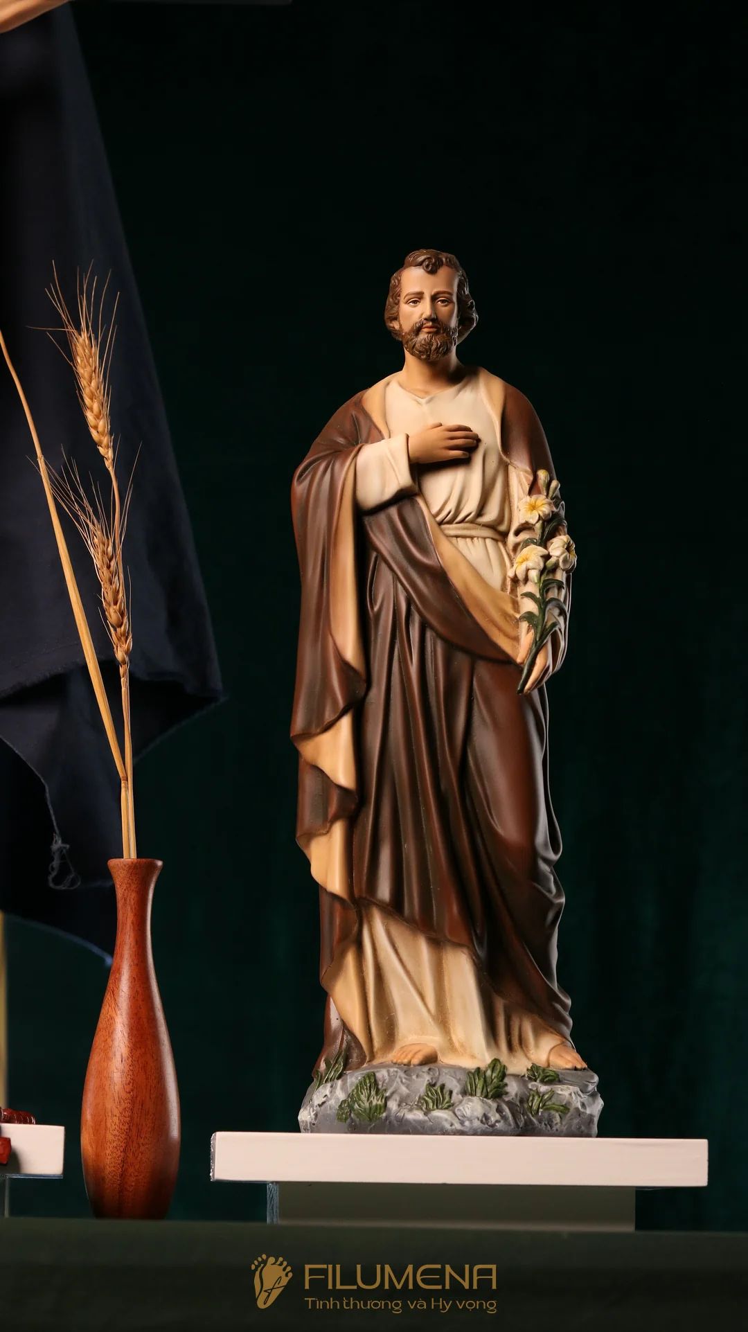 Bàn thờ Công giáo bằng gỗ 3 kệ 2 tầng màu trắng BT2