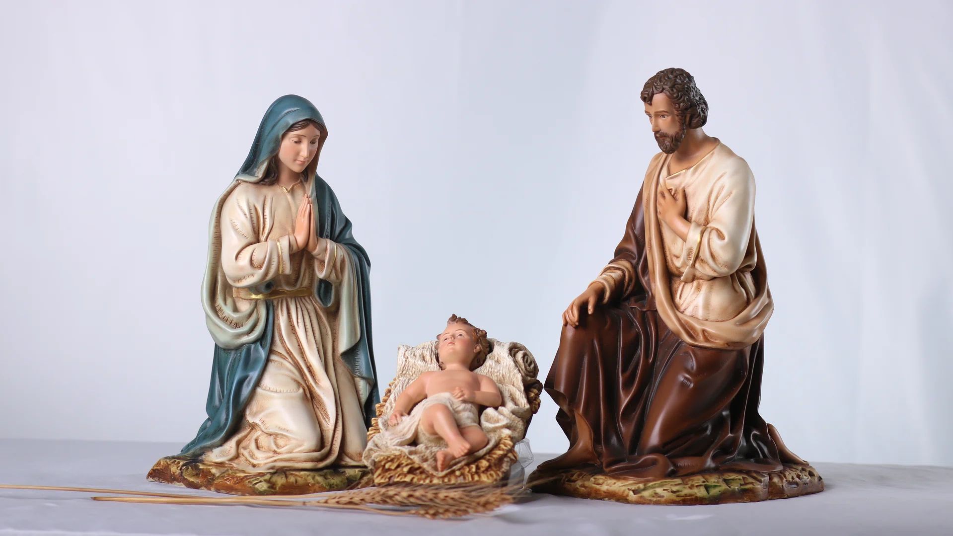 Bộ tượng Giáng sinh 30 cm 3 nhân vật tông màu sáng cổ điển