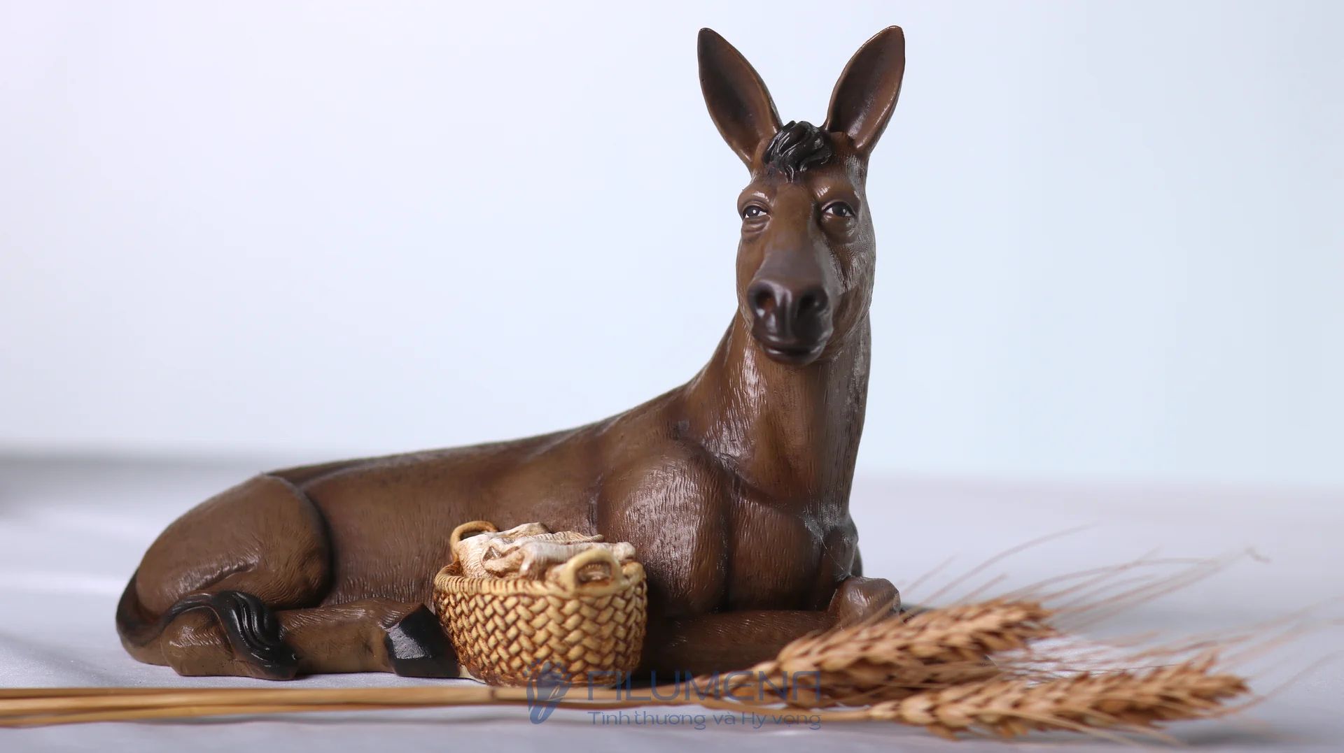 Bộ tượng Giáng sinh 30 cm 3 nhân vật tông màu sáng cổ điển