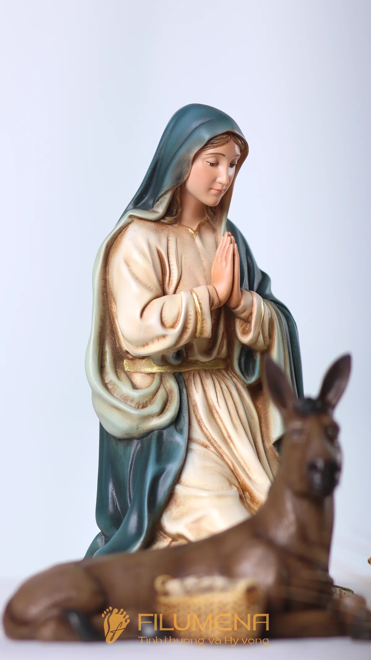 Bộ tượng Giáng sinh 20 cm 5 nhân vật tông màu sáng cổ điển