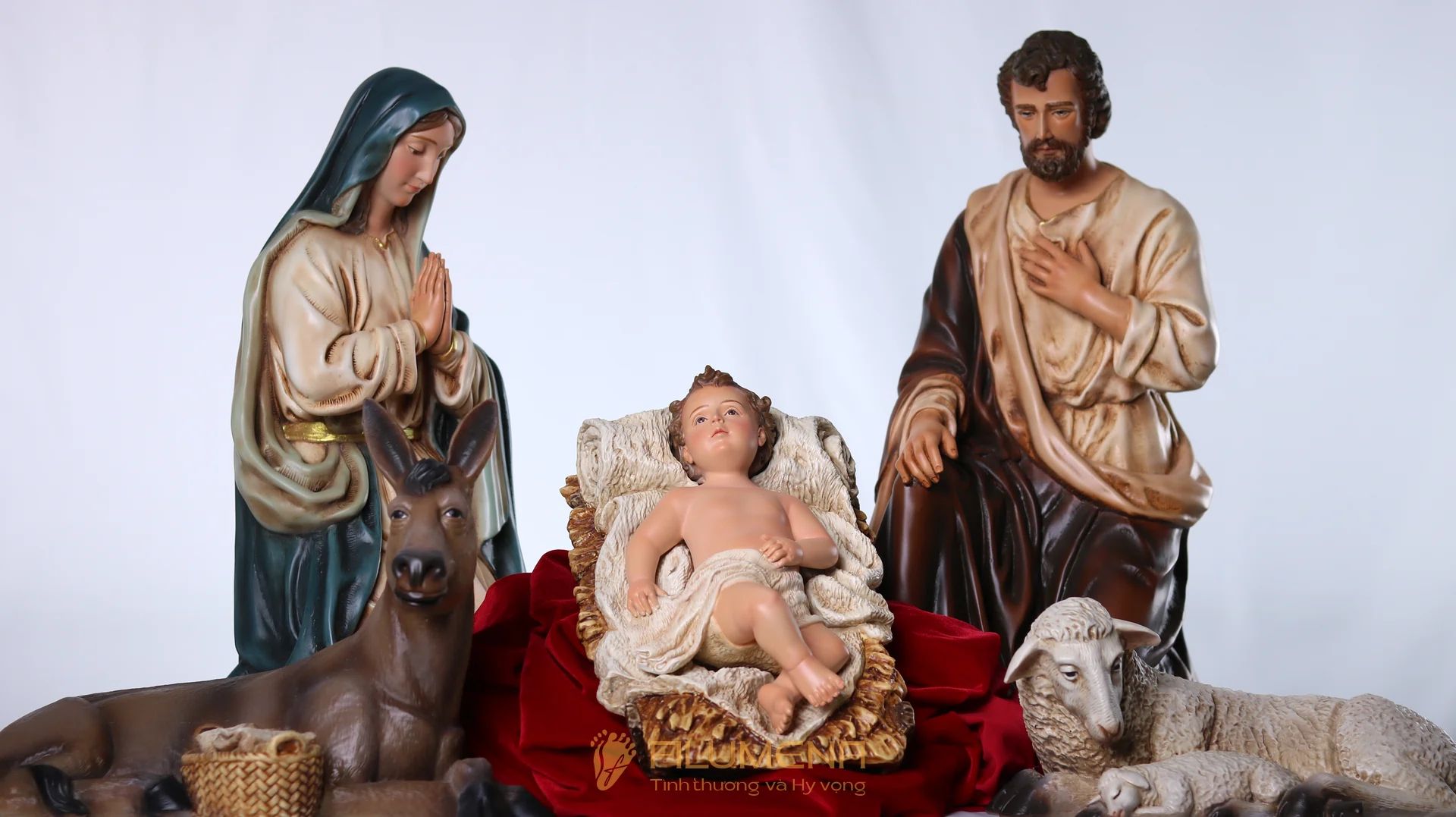 Bộ tượng Giáng sinh 50 cm 5 nhân vật tông màu sáng cổ điển