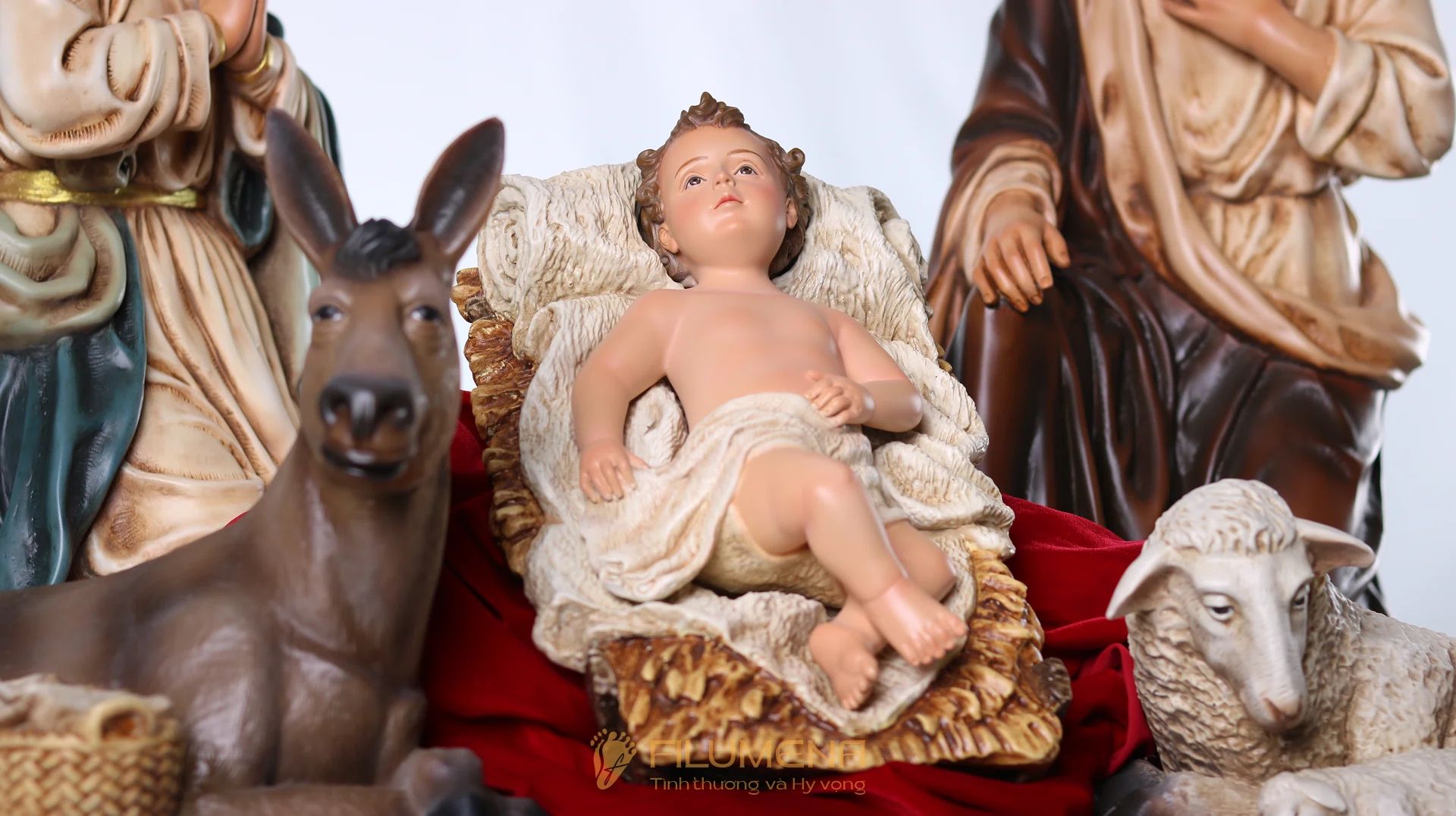 Bộ tượng Giáng sinh 50 cm 5 nhân vật tông màu sáng cổ điển