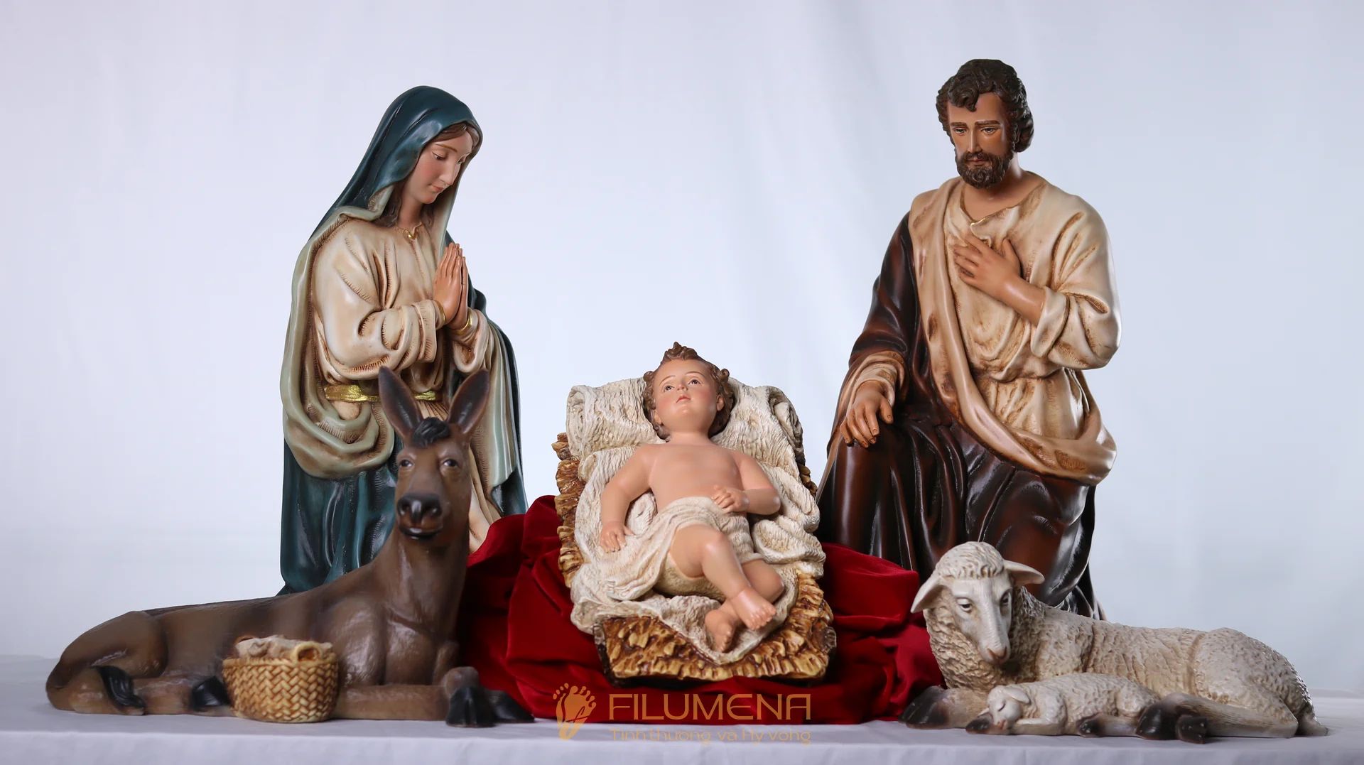 Bộ tượng Giáng sinh 50 cm 5 nhân vật tông màu sáng cổ điển