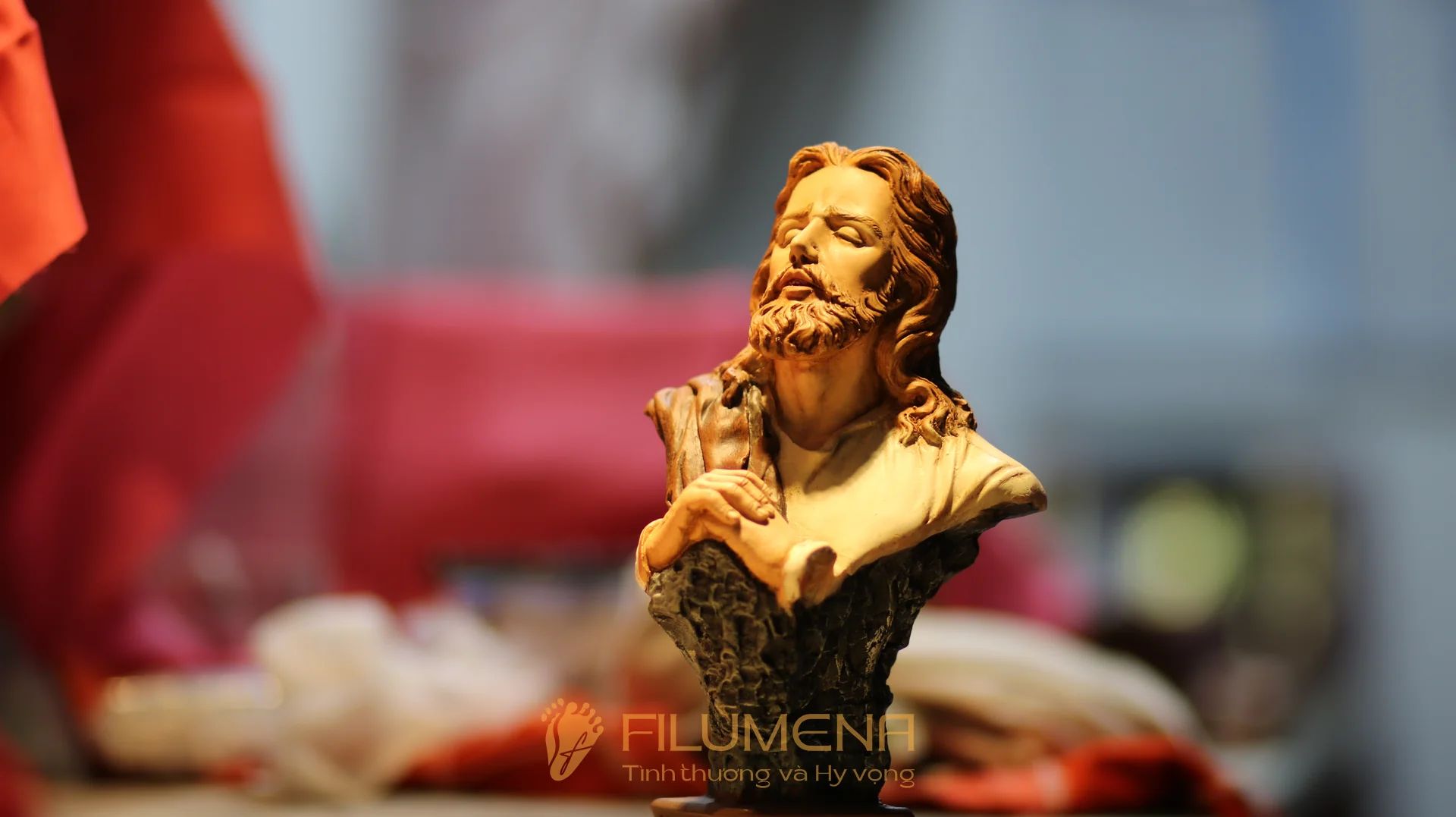 Tượng Chúa cầu nguyện cao 18 cm mã màu M1