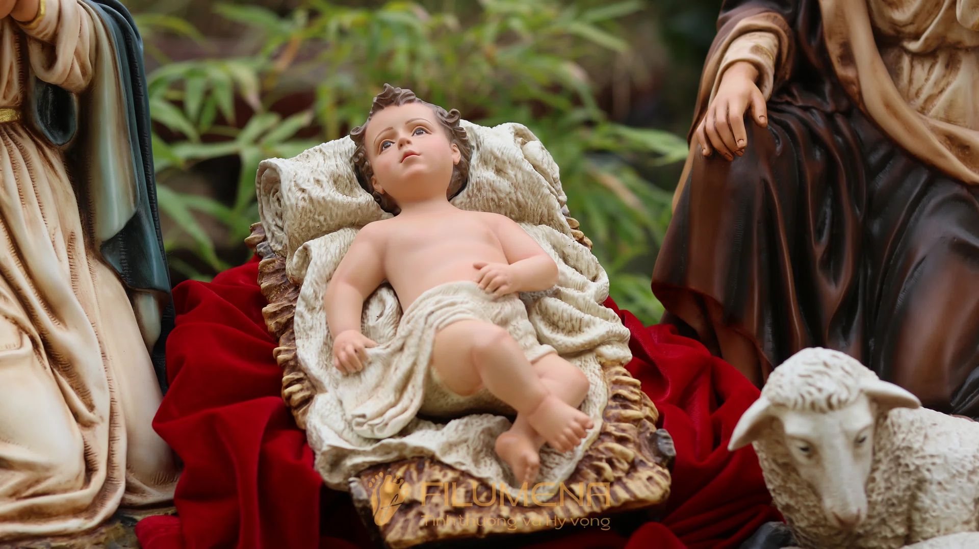 Bộ tượng Giáng sinh 50 cm 5 nhân vật tông màu sáng cổ điển