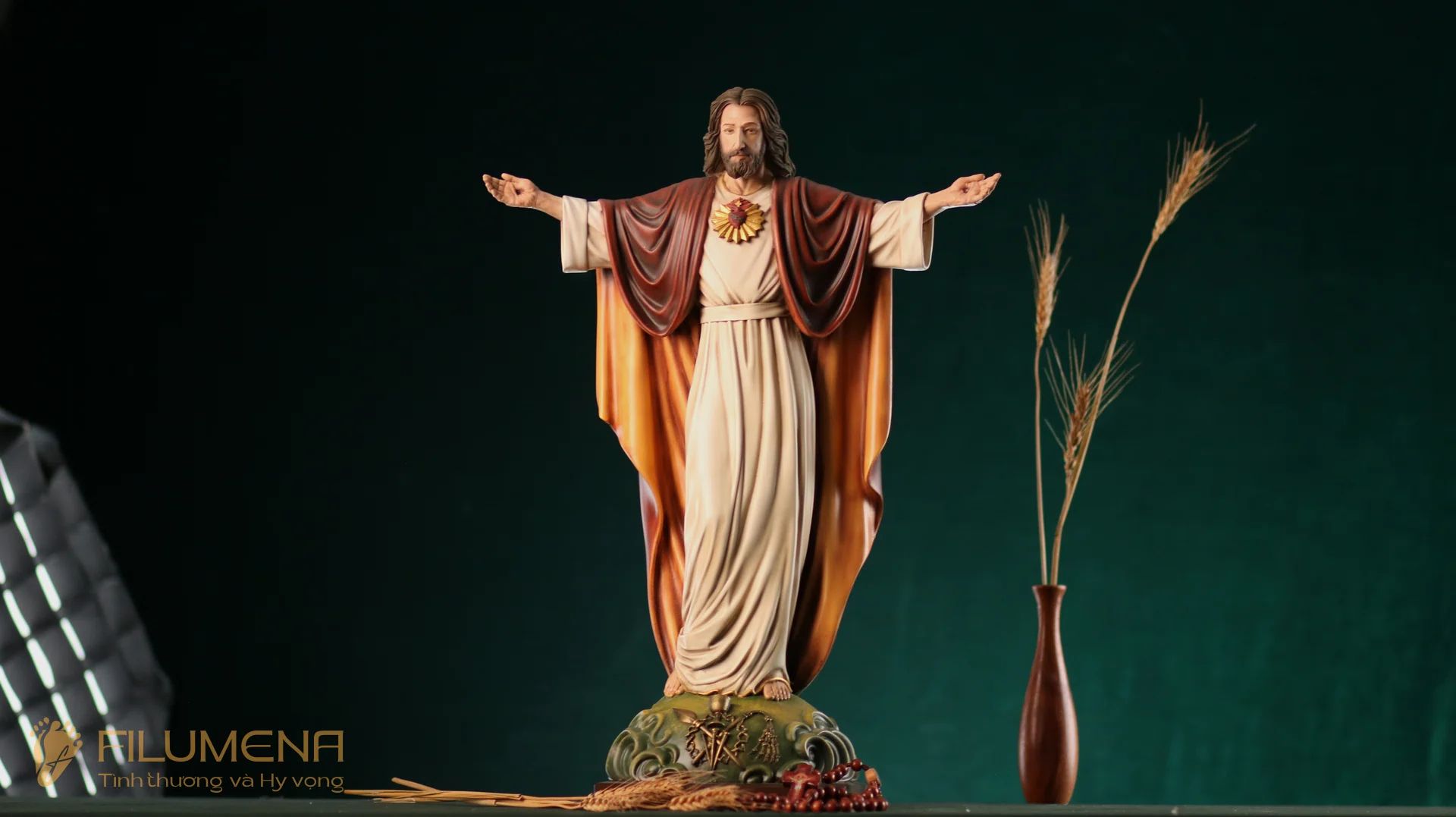 Tượng Chúa Ki-tô Vua Vũ trụ cao 50 cm bằng bột đá