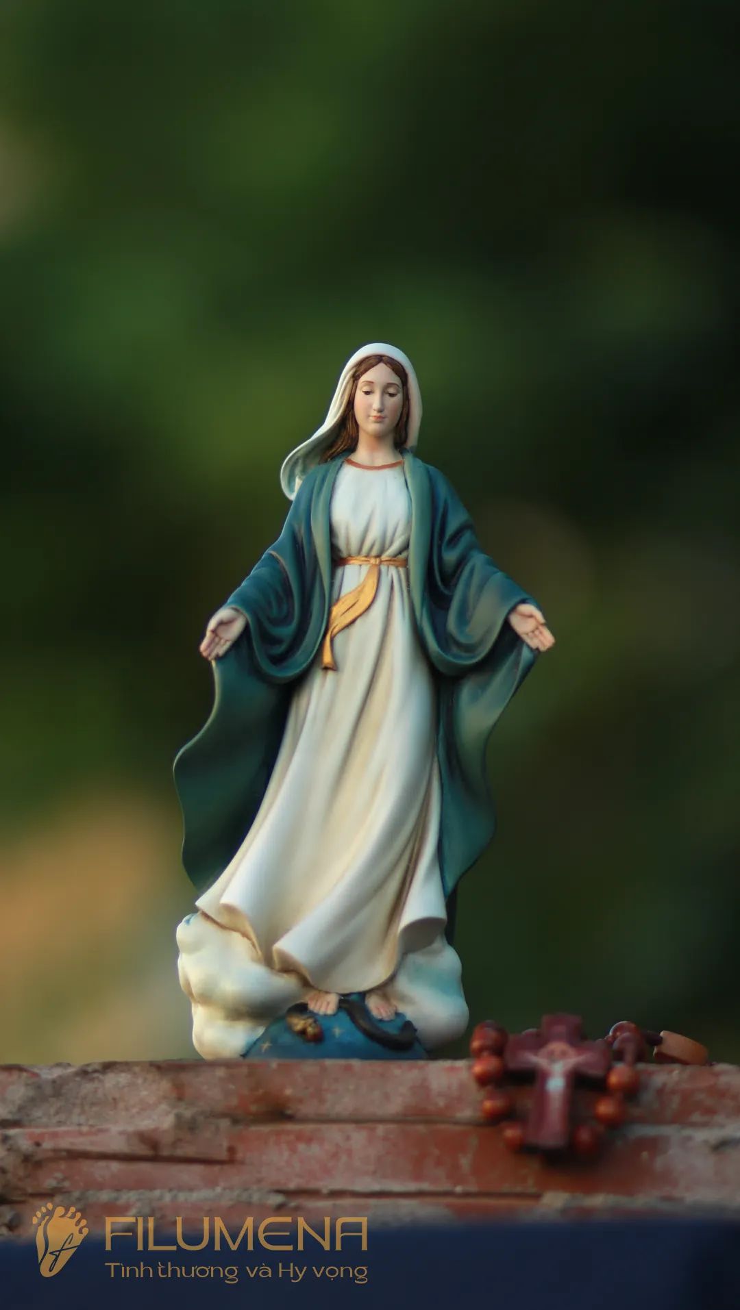 Tượng Đức Mẹ Ban Ơn cao 15 cm, 20 cm màu xanh ô-liu M2