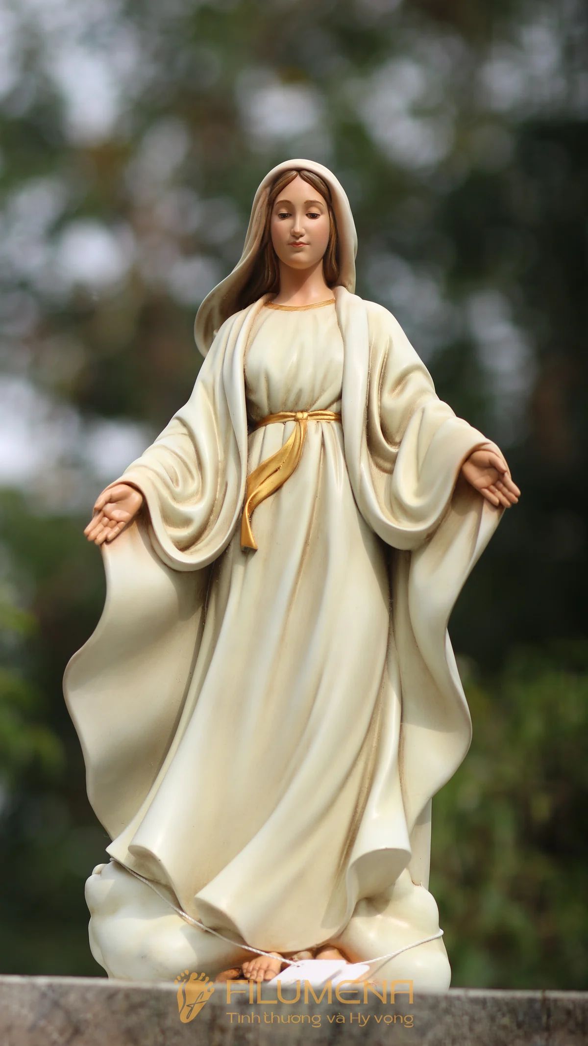 Tượng Đức Mẹ Ban Ơn cao 30 cm, 40 cm màu trắng ngà M3