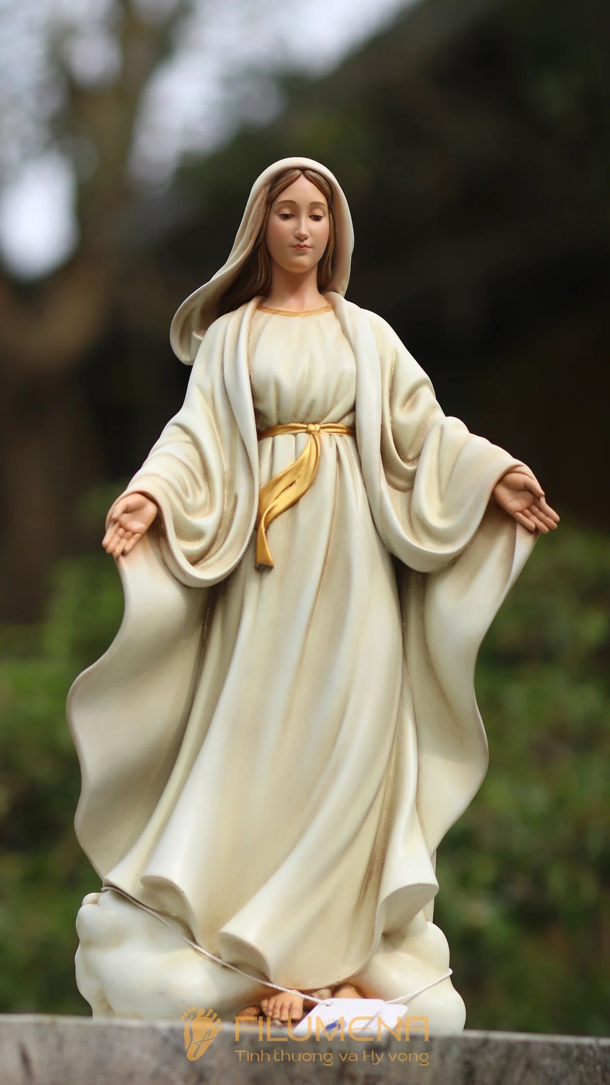 Tượng Đức Mẹ Ban Ơn cao 30 cm, 40 cm màu trắng ngà M3