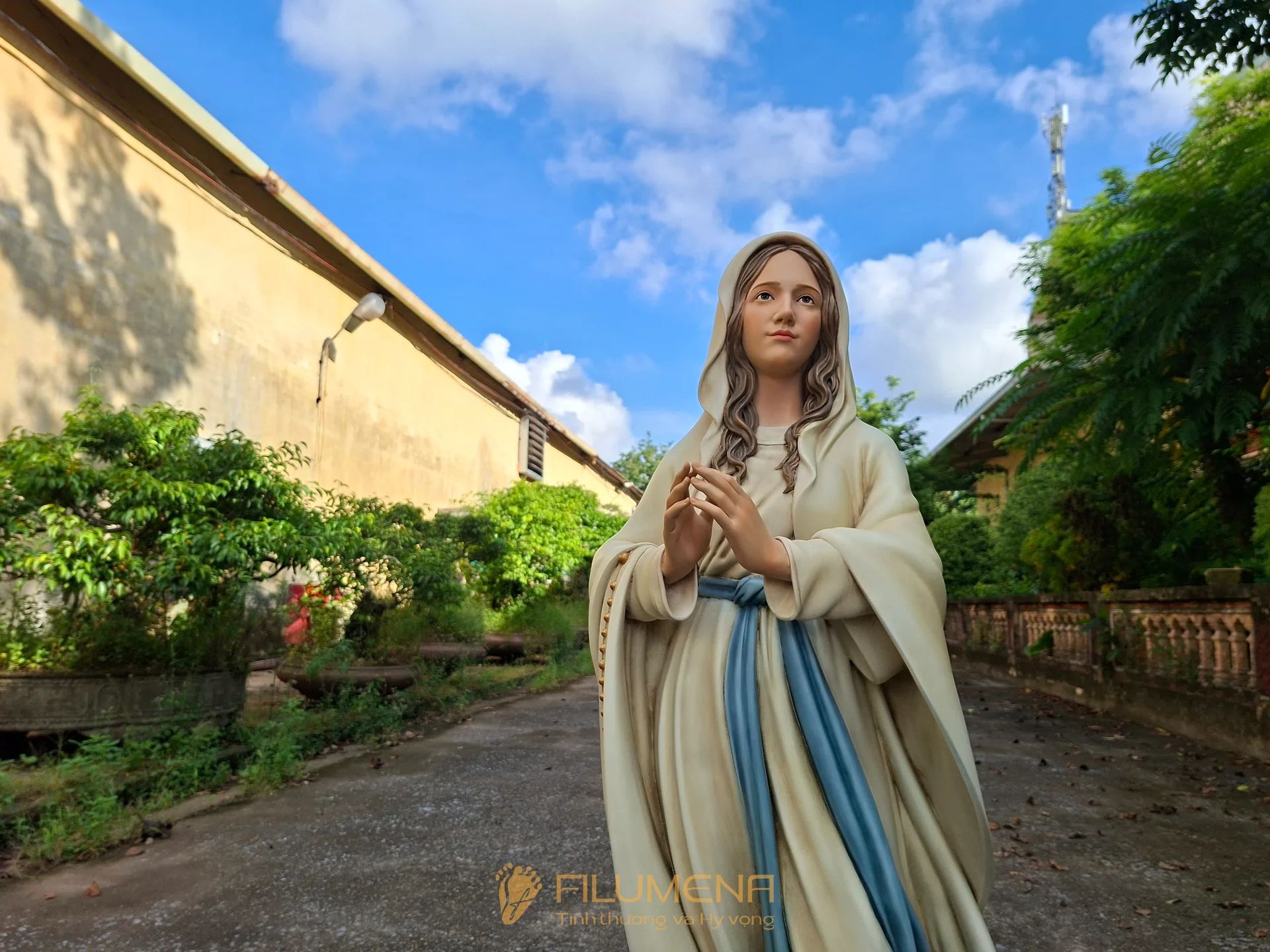Tượng Đức Mẹ Lộ Đức cao 110 cm màu trắng