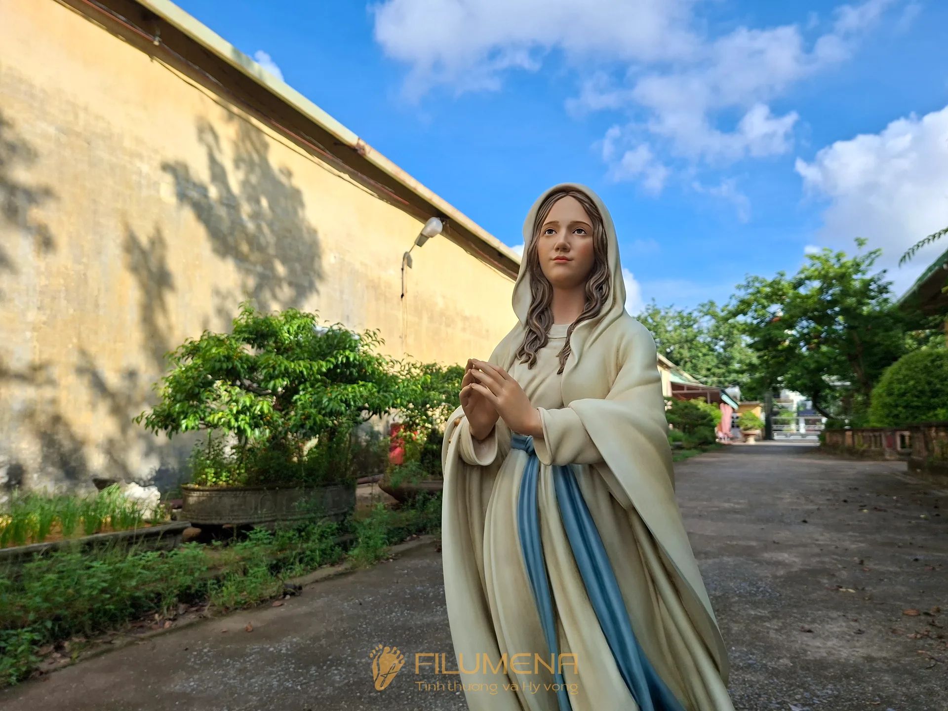 Tượng Đức Mẹ Lộ Đức cao 110 cm màu trắng