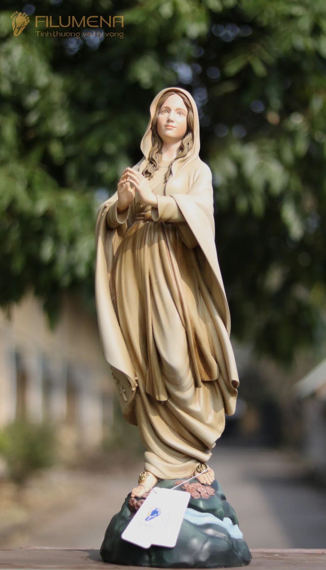 name tại VN. Tượng Công giáo Filumena là tượng của Tình thương và Hy vọng. Bản quyền các tác phẩm tượng Công giáo thuộc về Filumena Art, Cộng hòa Pháp. Filumena sáng tác và sản xuất nhiều mẫu tượng Công giáo khác như 