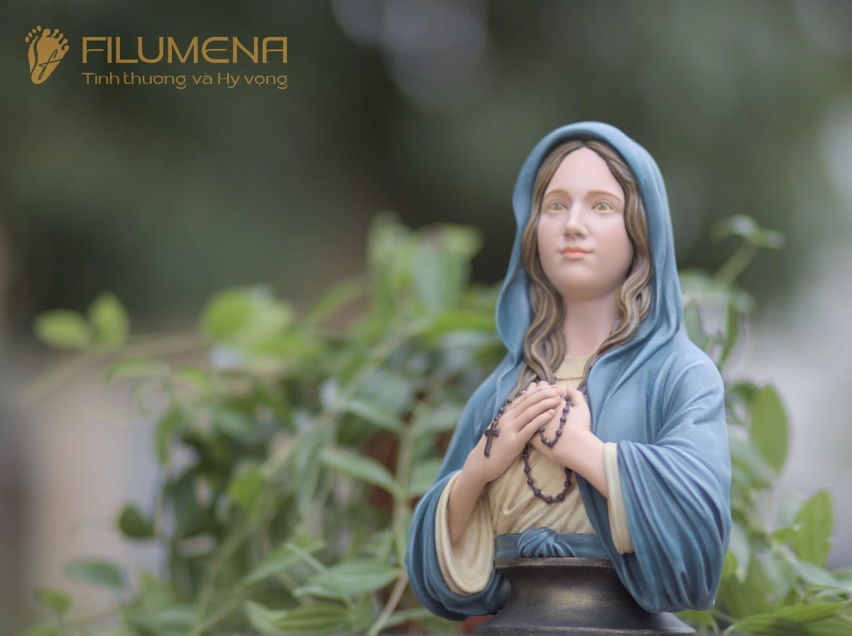 Tượng Chúa Giê-su do Filumena sáng tác và sản xuất