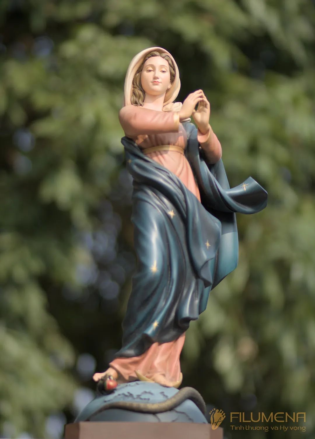 name tại VN. Tượng Công giáo Filumena là tượng của Tình thương và Hy vọng. Bản quyền các tác phẩm tượng Công giáo thuộc về Filumena Art, Cộng hòa Pháp. Filumena sáng tác và sản xuất nhiều mẫu tượng Công giáo khác như 