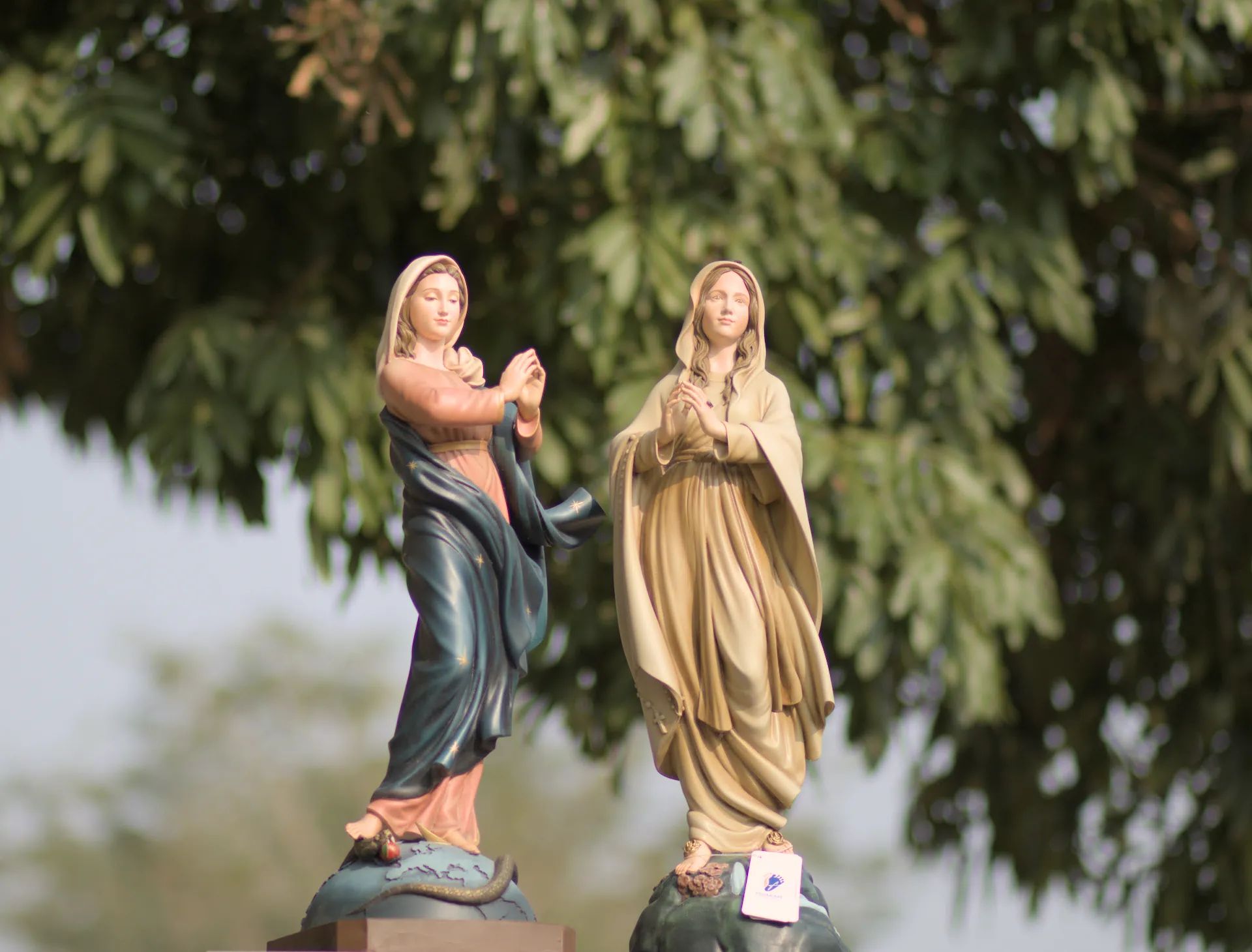 Tượng Đức Mẹ Vô Nhiễm Nguyên Tội cao 60 cm mã màu M2 bằng bột đá