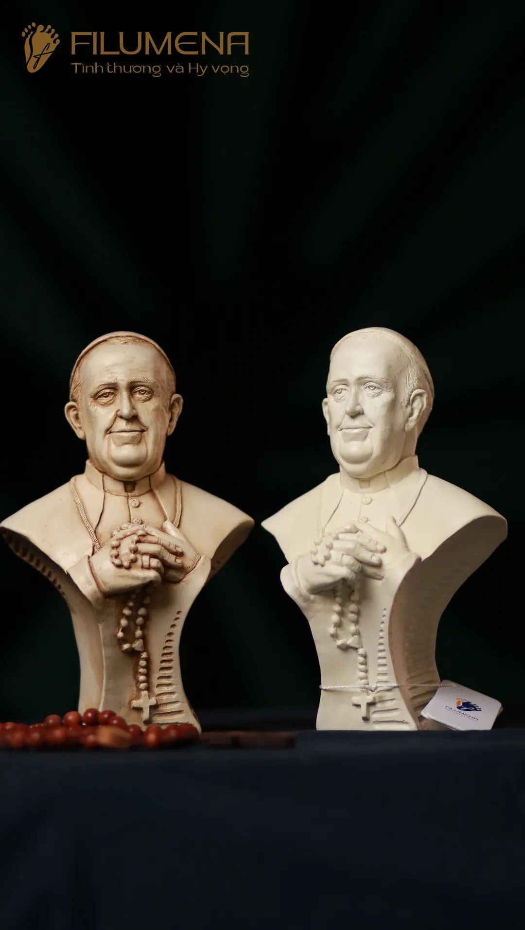 Tượng Đức Thánh Cha Phanxicô, cao 20 cm, màu M2