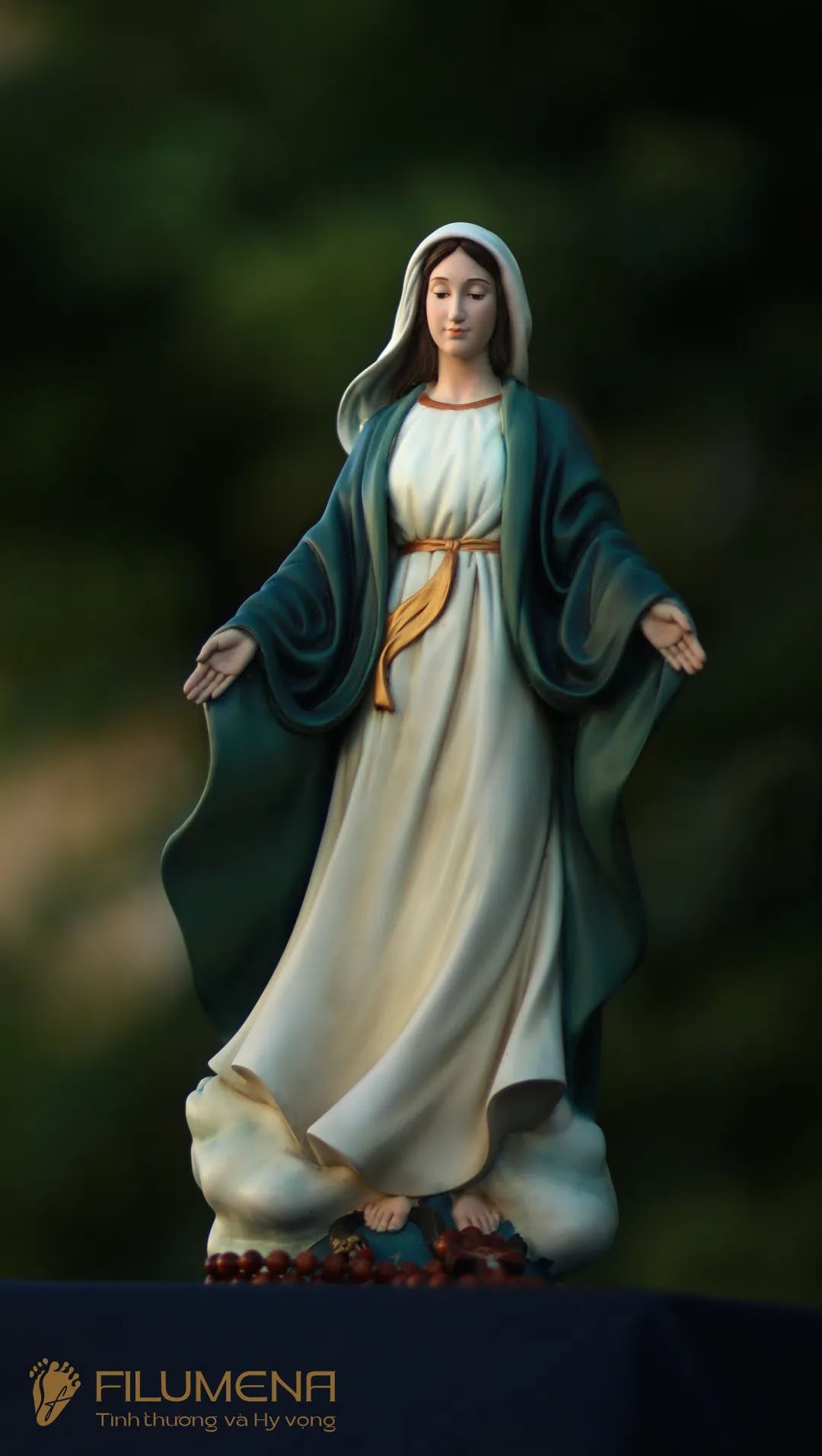 name tại VN. Tượng Công giáo Filumena là tượng của Tình thương và Hy vọng. Bản quyền các tác phẩm tượng Công giáo thuộc về Filumena Art, Cộng hòa Pháp. Filumena sáng tác và sản xuất nhiều mẫu tượng Công giáo khác như 