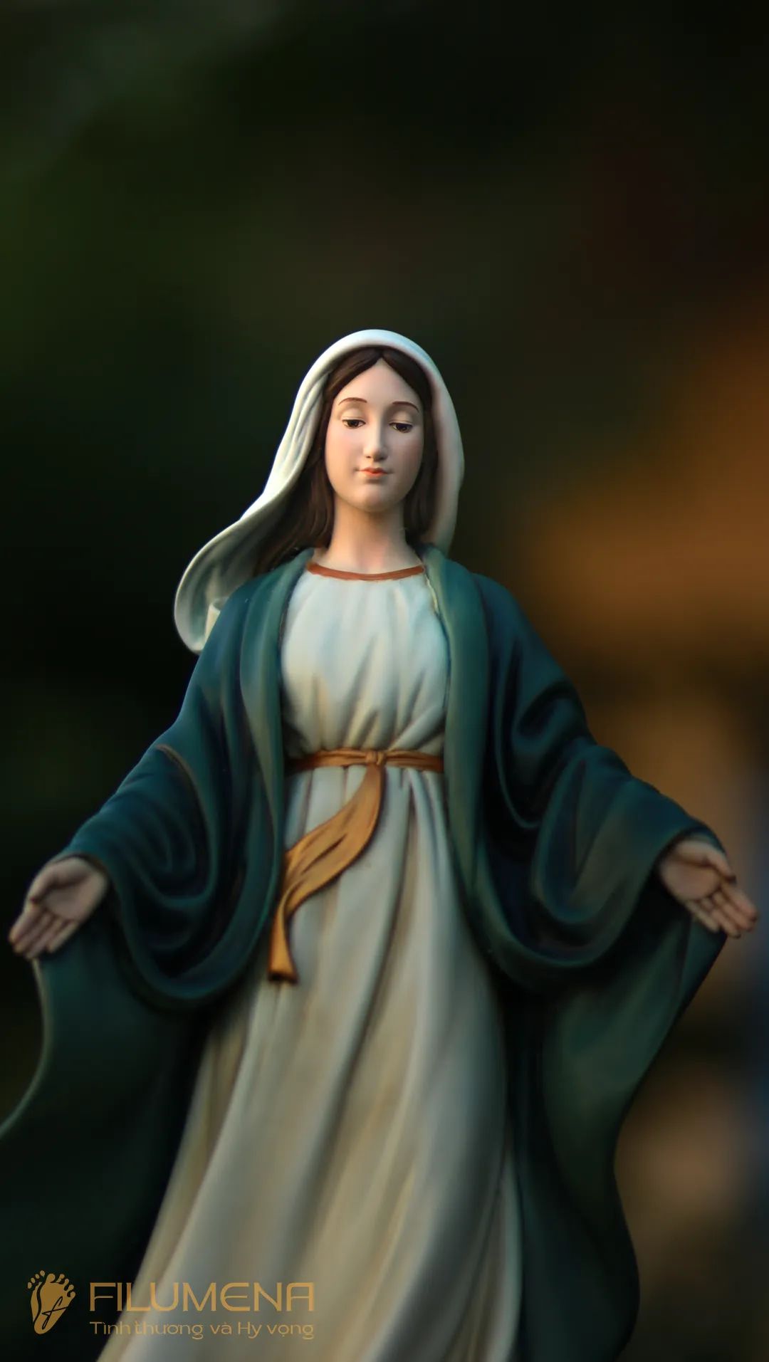 Tượng Đức Mẹ Ban Ơn cao 30 cm, 40 cm màu xanh ô-liu M2