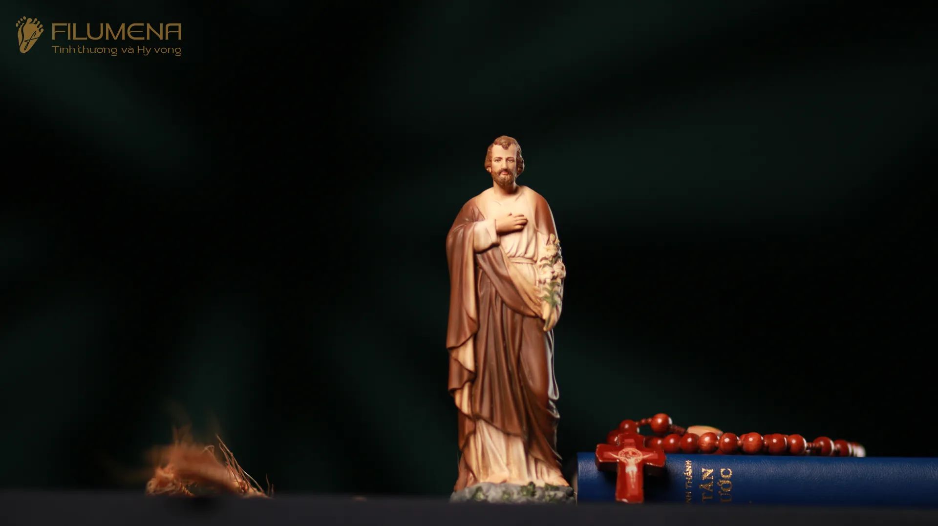 Tượng Thánh Giuse Hoa Huệ 15 cm, 20 cm màu nâu M1