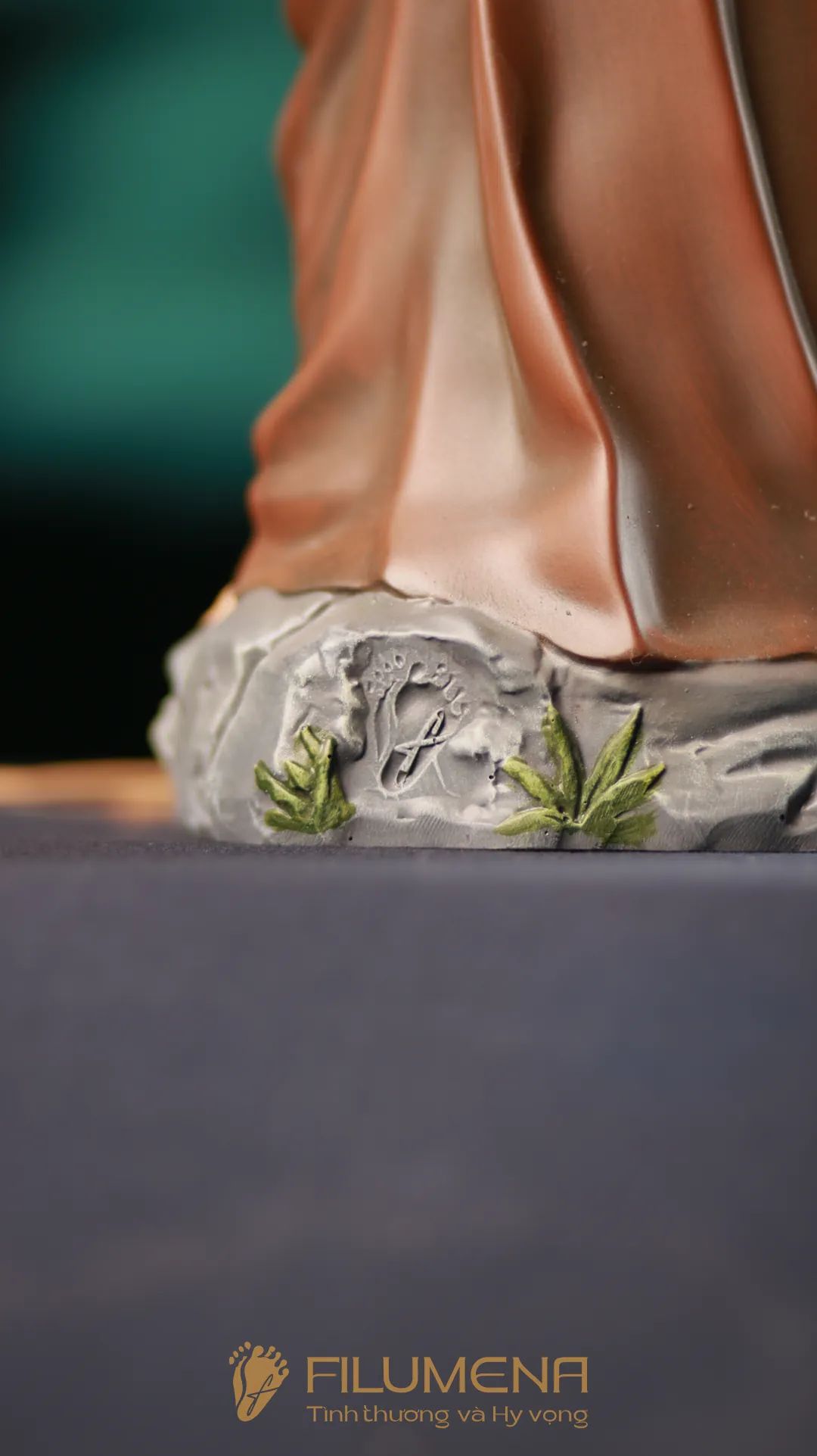 Tượng Thánh Giuse Hoa Huệ 30 cm, 40 cm màu nâu M1